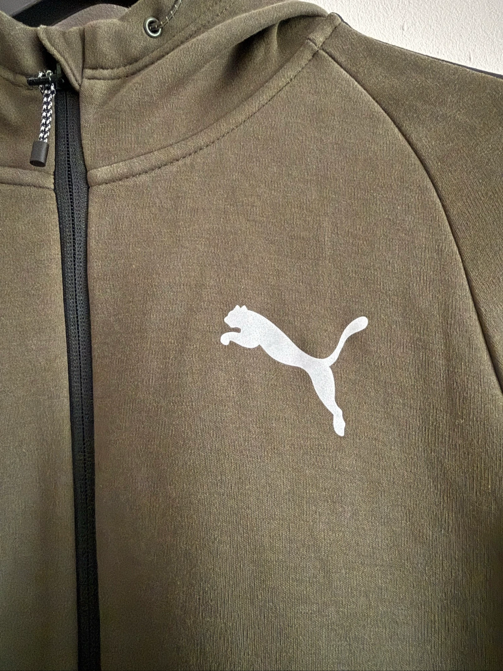 Veste de esporte Puma masculino M cáqui com capuz – Streetwear – Estado perfeito – photo 3
